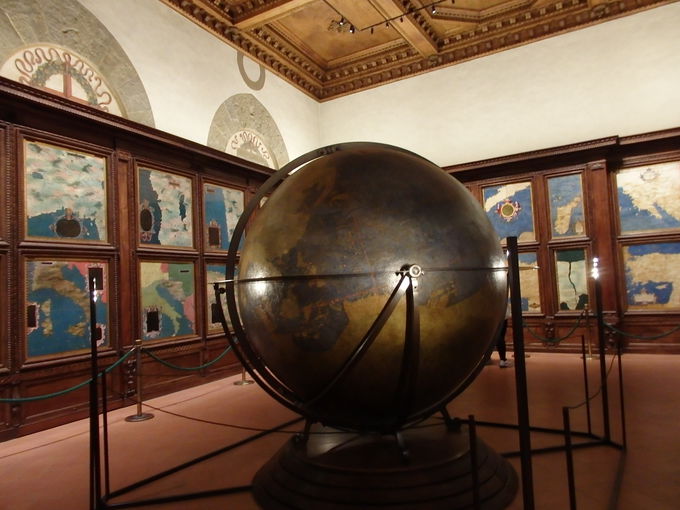 �ׂ荇���u�S���̊ԁv���u�n�}�̊ԁv