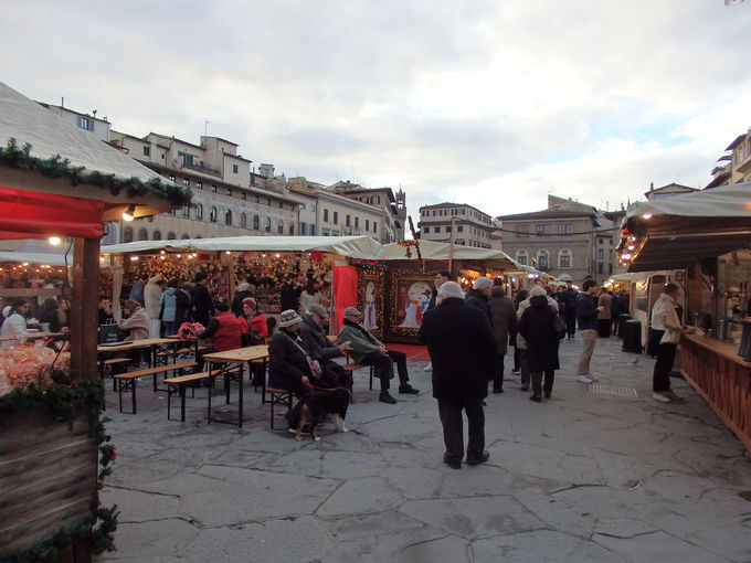 �t�B�����c�F�ŌÂ̍L��ɖʂ���T���^�E�N���[�`�F����