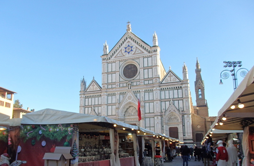 �t�B�����c�F�ŌÂ̍L��ɖʂ���T���^�E�N���[�`�F����