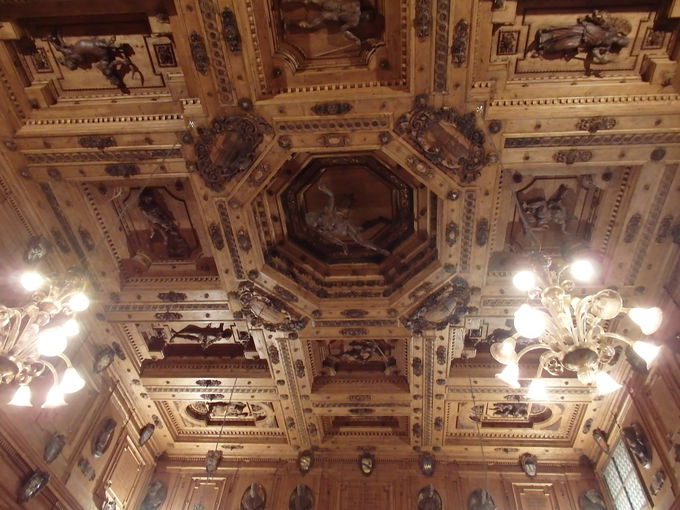 ���E���̐l�̉�U��