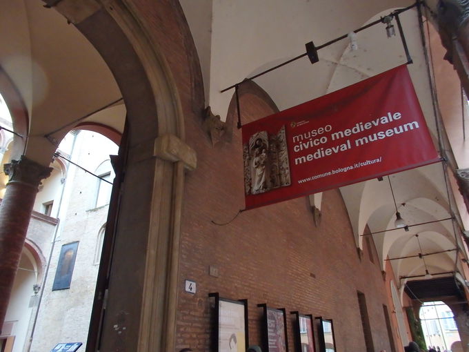 �������M���̊قɓ���u�s�����������فv