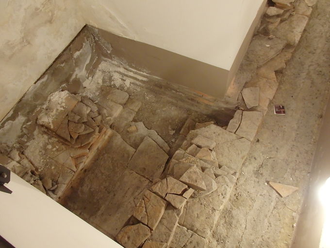 �������M���̊قɓ���u�s�����������فv