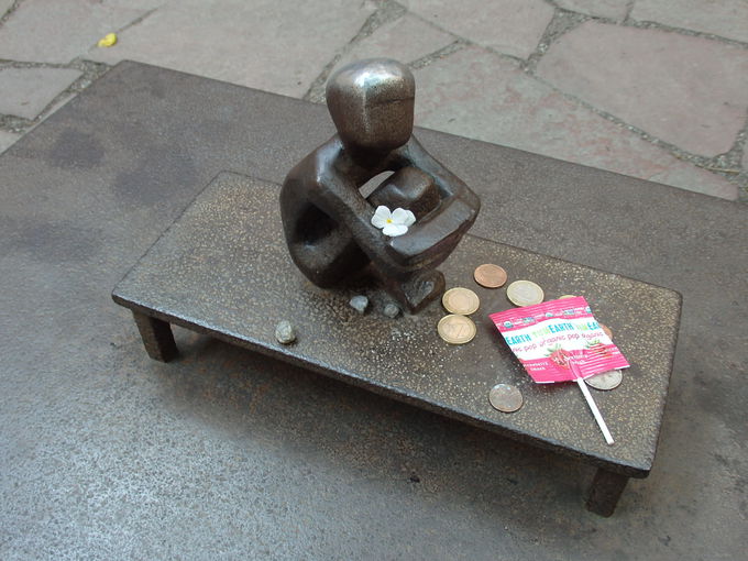 �����̏����Ȑl�C�X�|�b�g��