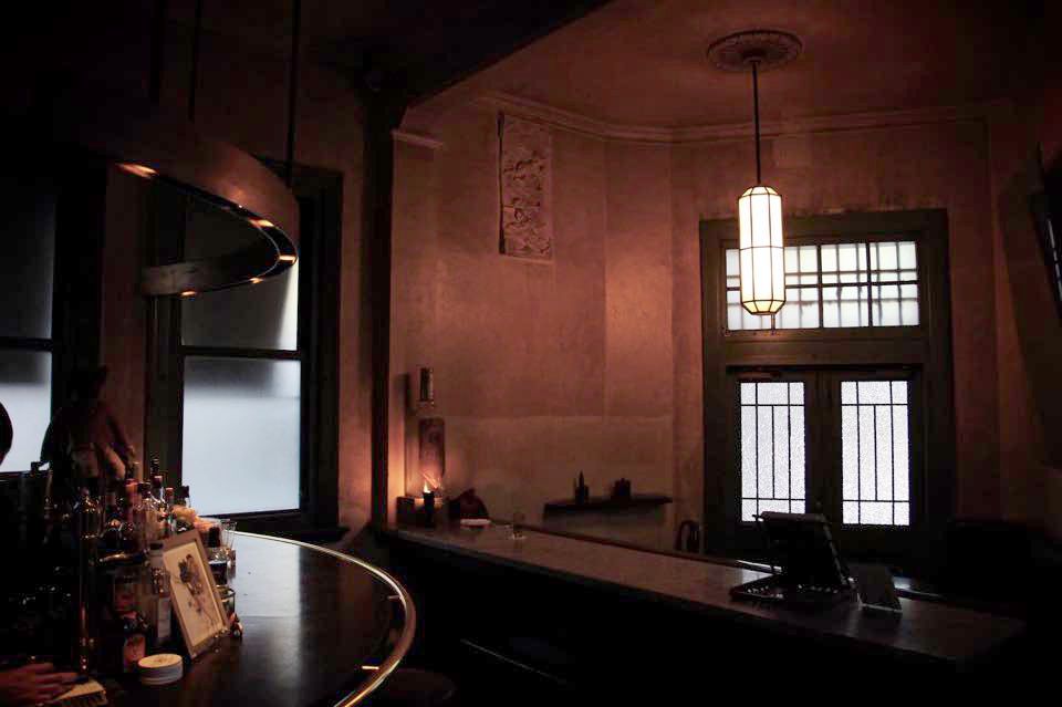 オトナの鎌倉ナイトライフ 旧銀行跡のバー The Bank でレトロトリップ 神奈川県 トラベルjp 旅行ガイド