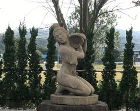 �_�b�ɂ܂����l�̓��A���̐쉷��̌Ö��Ƃ̓��h�u�����v�Ŋ����̋L���T���l�C��