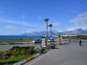 トルコの人気リゾート！地中海の「クラウンプラザホテル アンタルヤ」