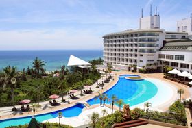 �l�C�̐��C�݂ɉƑ��ŃX�e�C�I�����ӂ��u���ꂩ��䂵�r�[�`���]�[�g�E�I�[�V�����X�p�v�̋L���T���l�C��