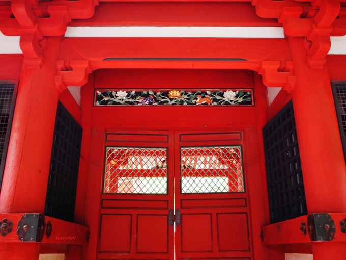 美しい神門は国指定重要文化財