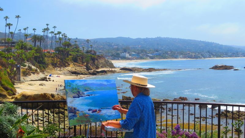 芸術家が愛するカリフォルニア・ラグナビーチで散歩の達人！