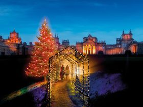 イギリス クリスマスイルミネーション観光は「ブレナム宮殿」が素敵！