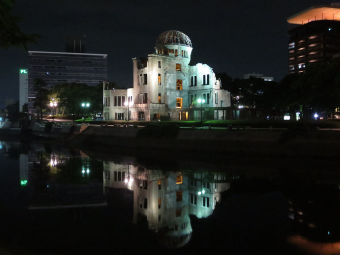 1日目午後後半〜夜：日本庭園に残る原爆の名残り「縮景園」と世界遺産「原爆ドーム」の夜景