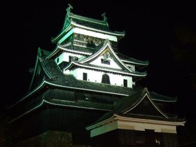 秋のイチオシ！大感動の「松江水燈路」で国宝・松江城の夜を満喫
