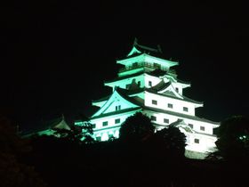 ライトアップも！佐賀の隠れた名城・唐津城の美しさに括目せよ
