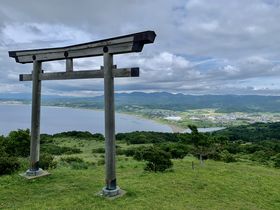 �Ή��R�̐�i�I�k�C���u��m�����R�فv�Ɠ��̉w�O���������\�̋L���T���l�C��