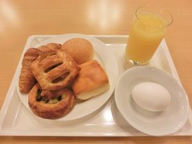 富山「ホテルK&G高岡」駅徒歩2分＆朝食の焼き立てパンが評判！