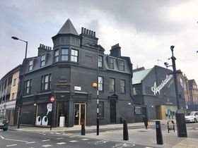 �����ɔ��������y���݂������K���I�����h���E�n�b�N�j�[�̃A�E�g���b�g�̋L���T���l�C��