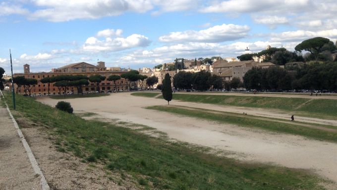ローマの大火の原因になった「チルコ・マッシモ」とローマの松