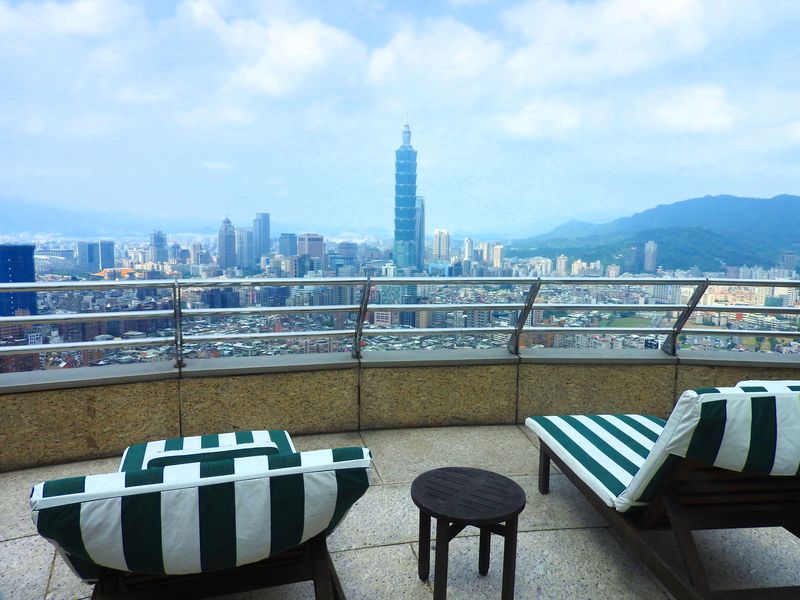 台北101を眺め尽くす極上ホテル！シャングリラ・ファー・イースタン・プラザ・ホテル
