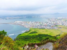 絶景と最高の涼風！韓国済州島の「城山日出峰」に登ろう