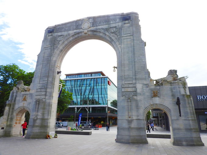 �G�C�{����A3�����̃��j�������g