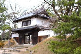 ̖uyYv͑{100ɂI΂ꂽÊ邨̋LTlC