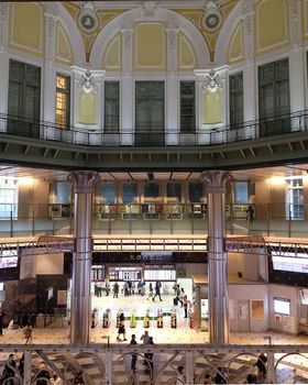 �����w100���N�r�t�H�[�A�t�^�[�I�ԃ����K�w�Ɍ��ǂ���K�C�h�̋L���T���l�C��