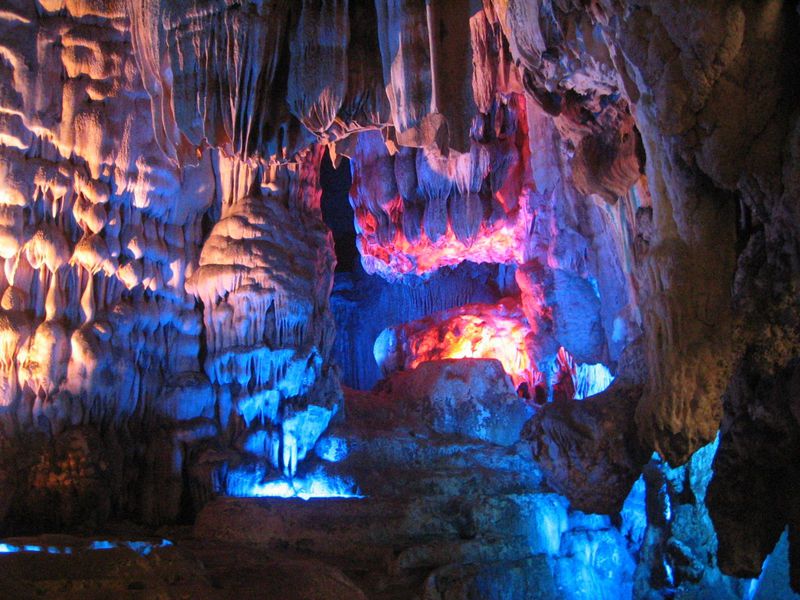 2億5千年前の洞窟！ベトナム・世界遺産「フォンニャケバン国立公園」