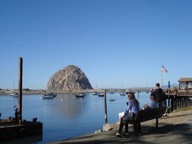 海辺の巨岩、カヤック、シーフード！モロベイで過ごすカリフォルニアの休日