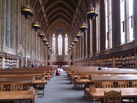 ハリーポッターを彷彿！ワシントン大学スザロ図書館の荘厳な美空間