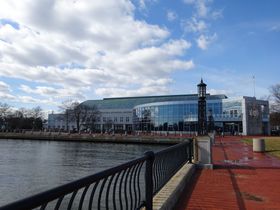 �č����w�̃G���[�g�Z�u�C�R���w�Z�v�ցI�����[�����h�B�A�i�|���X�̋L���T���l�C��