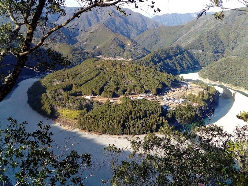 絶景のパワースポット 三重県熊野「木津呂」集落の眺め