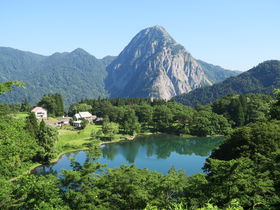 新潟「糸魚川」はヒスイと古代のロマンを溢れる大地の公園