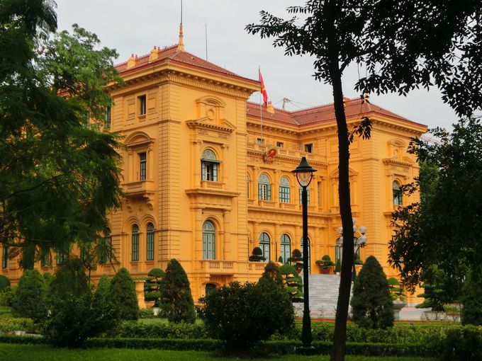 �܂��̓z�[�`�~���_�Ŗ{�l�Ƃ��Ζ�