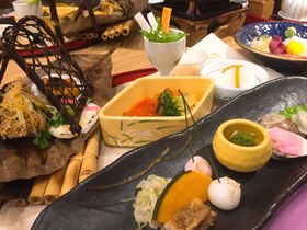 ���������̏h�I�j������u�����̏h�E�ʓ@�΂��v�ŊC�ƎR�̍K�����\���悤�̋L���T���l�C��