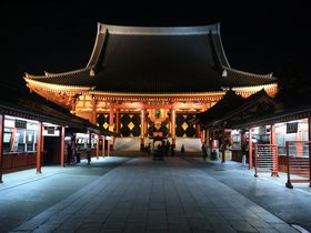 ライトアップ＆夜景！夜の浅草寺とスカイツリーを楽しもう