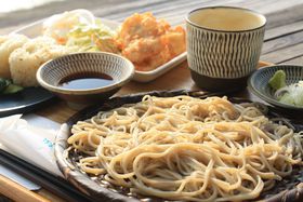 [z̖ŐiI啪^ʊC݂ɂJtFuSOBA CAFE䂤Ёv̋LTlC