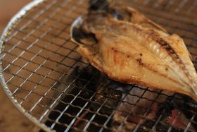 �������{���ň͘F�����͂ށIIRORI Nihonbashi Hostel and Kitchen�̋L���T���l�C��