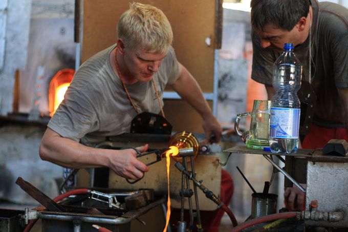 �H��ŐE�l�̐^���ȕ\��ɖ�������