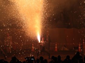 愛知県豊橋は手筒花火発祥の地！「炎の祭典」でその見事な炎を体感