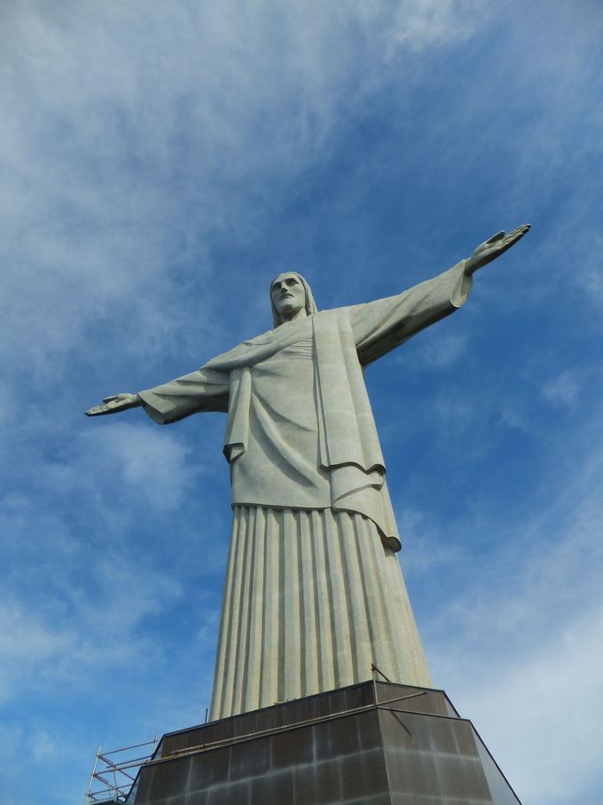 リオデジャネイロの顔！キリスト像が立つ「コルコバードの丘」は絶景も