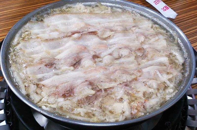 台湾で人気の「酸菜白肉火鍋」とは？美味しい食べ方を伝授！