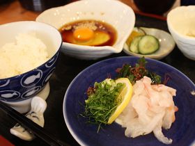 松山の「丸水」は宇和島鯛めしの元祖!豪華なたまごかけご飯に箸が止まらない！