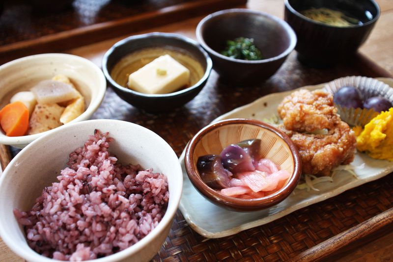 明日香村・古代米御膳はおふくろの味！「夢市茶屋」は懐かしさ溢れる農村レストラン！