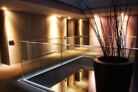 ���s�V�A�̍g����L�x�ȃA���j�e�B�[�����q�E�P�K���I�ԍ�O�����x���z�e���̋L���T���l�C��