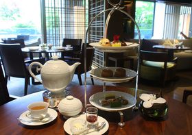 ���s�Ńs�G�[���E�G�����̃A�t�^�k�[���e�B�[�����\�I�U�E���b�c�E�J�[���g�����s�̋L���T���l�C��