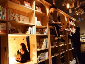 BOOK AND BED KYOTOフル活用術！京都の「泊まれる本屋」はビールも飲める！