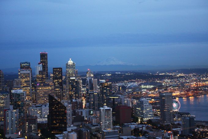 �X�y�[�X�j�[�h���Ȃǂ�����V�A�g���Z���^�[�ڂ̑O