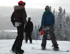 Ɋ̃AXJŃXL[ItFAoNXu[X}Eev̋LTlC