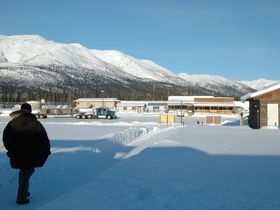 足が凍る!?アラスカの「コールドフット」は足が凍るほど寒い北極圏の村