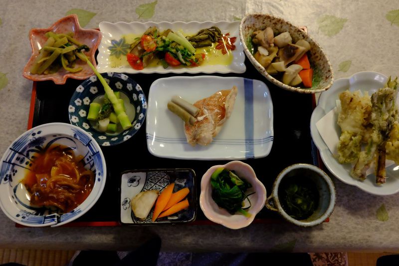 山菜てんこ盛り！おふくろの手料理が自慢の新潟県十日町市「おふくろ館」